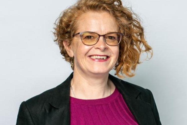 Helen Simms Amentum